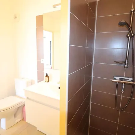 Superbe P2 Neuf, Parking Securise, Terrasse, Au Calme - 4 Pers, Animaux Admis - Fr-1-307-190 Apartmán Le Grau-du-Roi